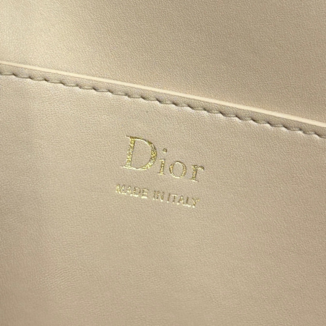 CD Médaillon Envelope Pouch 20.5cm Brown Cowhide Leather GHW 158552
