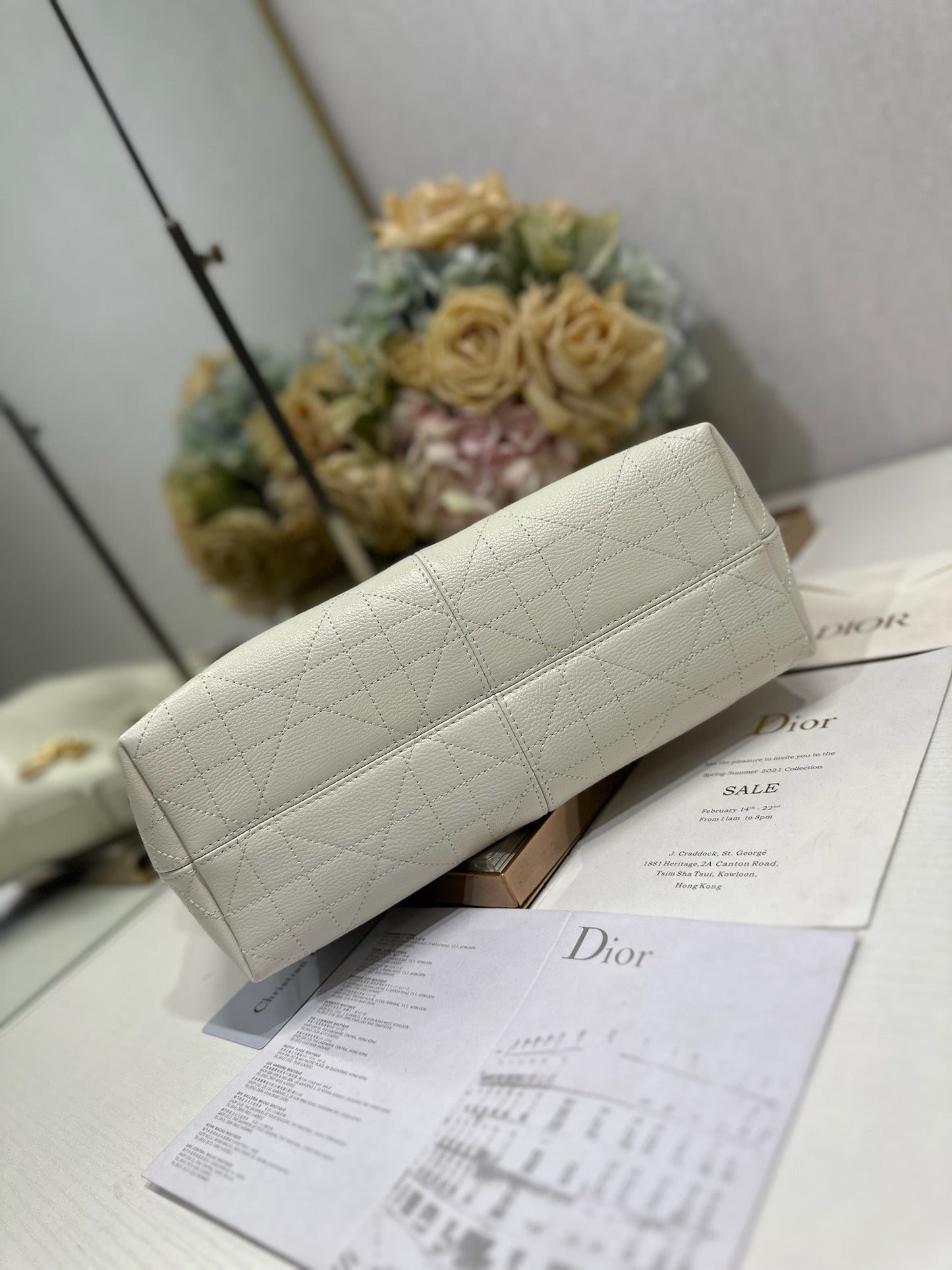 CD Medium Dior Voyage Bag 28cm White Macrocannage Calfskin 288631