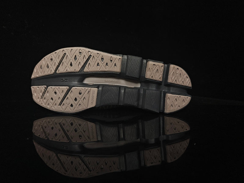 ON Cloudflow 5 Running Shoe