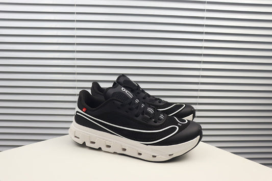 ON Cloudflow 5 Running Shoe