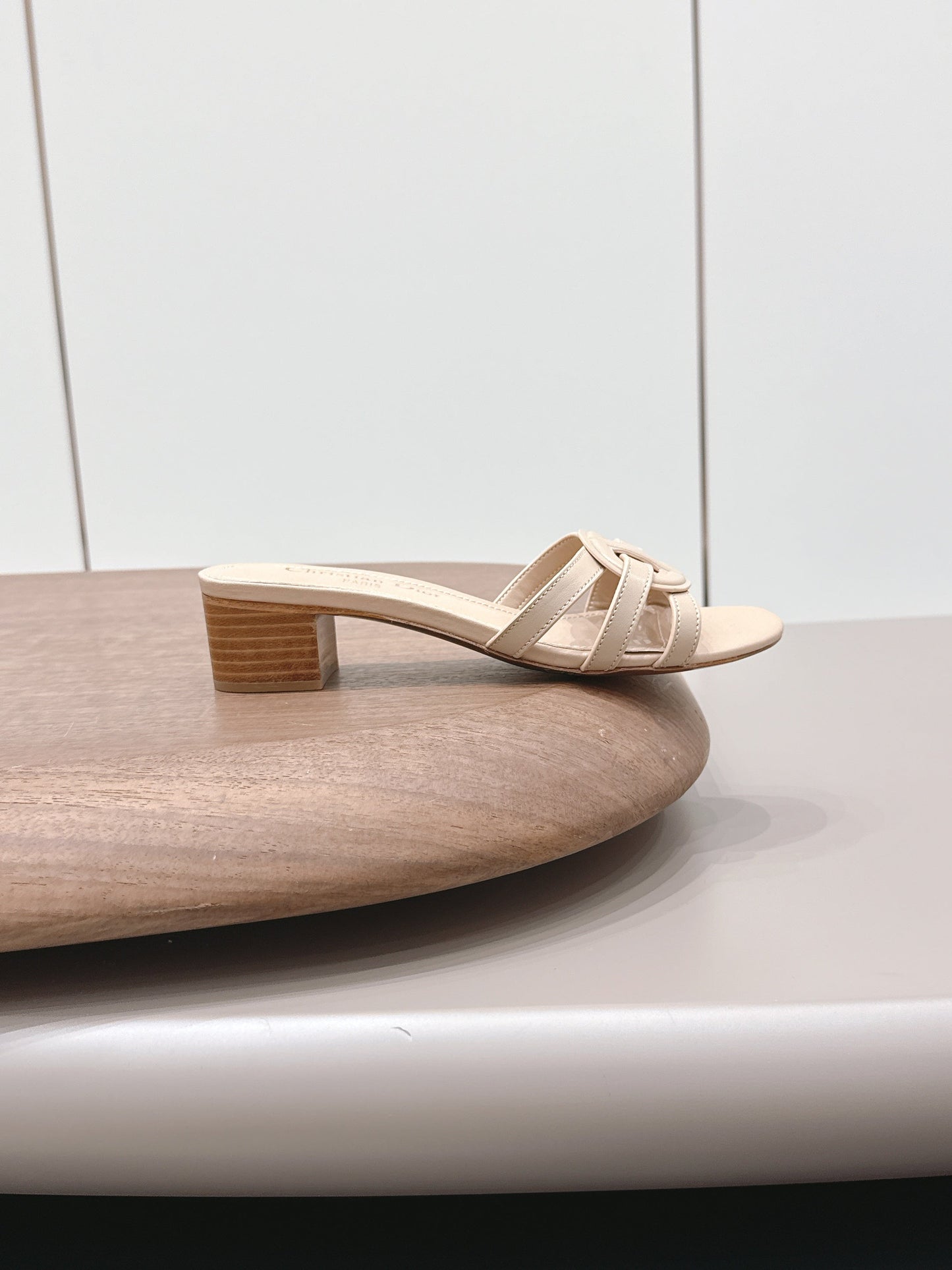 CD 26s D-Club Sandal 4.5cm Beige Calfskin 738243