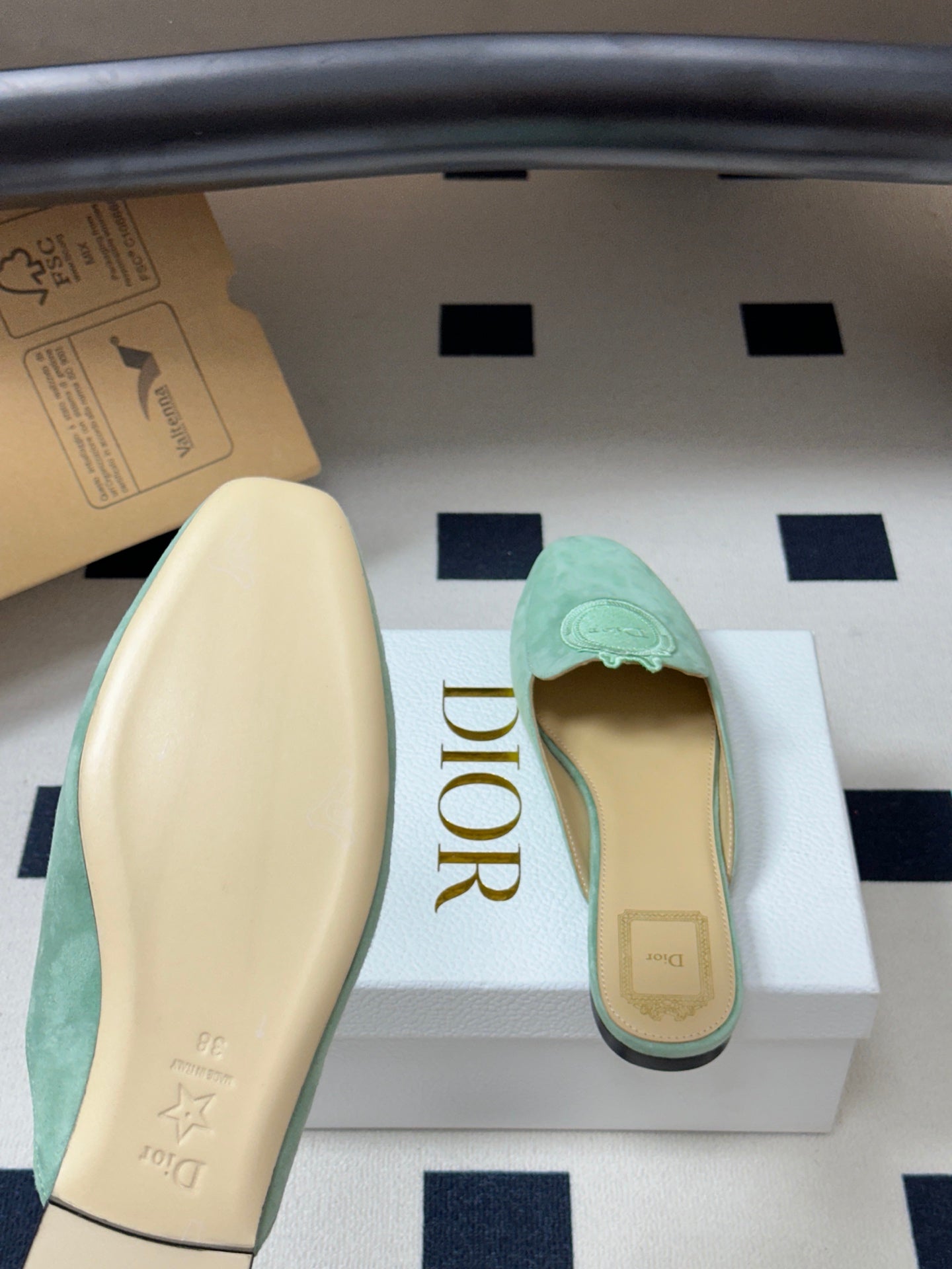 CD Médaillon Mule Mint Green Suede 834913
