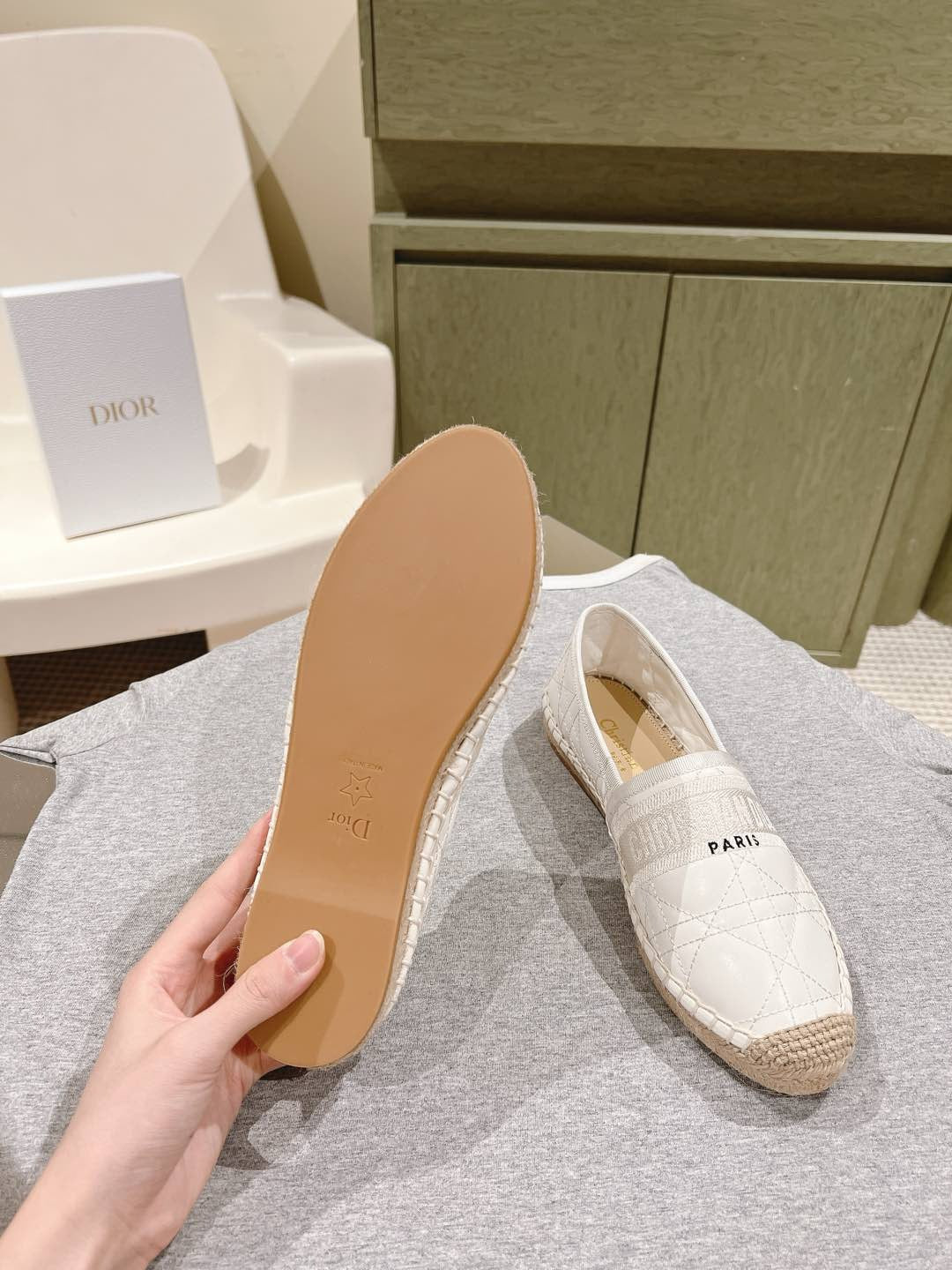 CD 26s Loafers Embroidery Beige Black Cowhide 653265