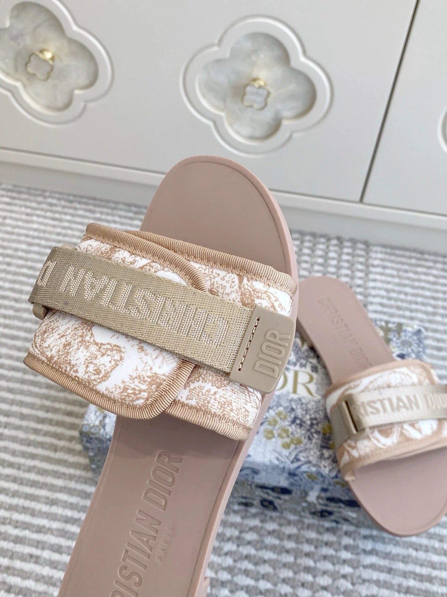 CD 26s Flat Slippers Nude Pink Canvas Rubber 648132