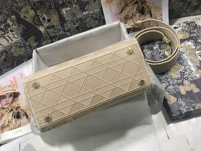MEDIUM LADY D-LITE BEIGE CANNAGE EMBROIDERY