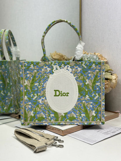 CD Book Tote Green in Canvas 288099