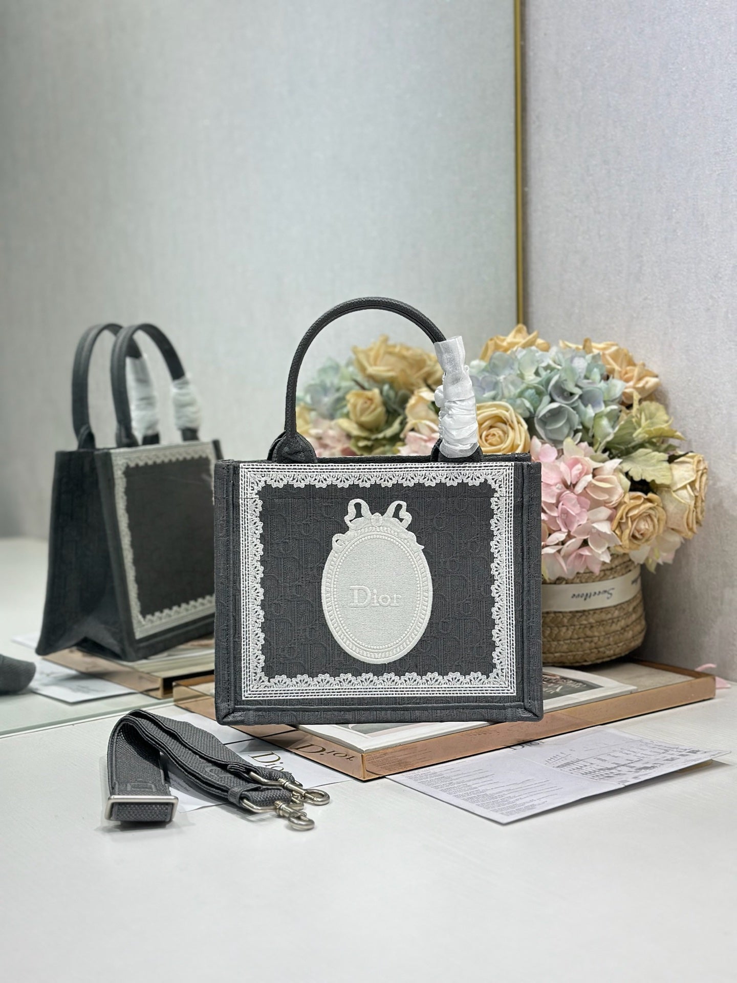 CD Book Tote Gray in Canvas 288114