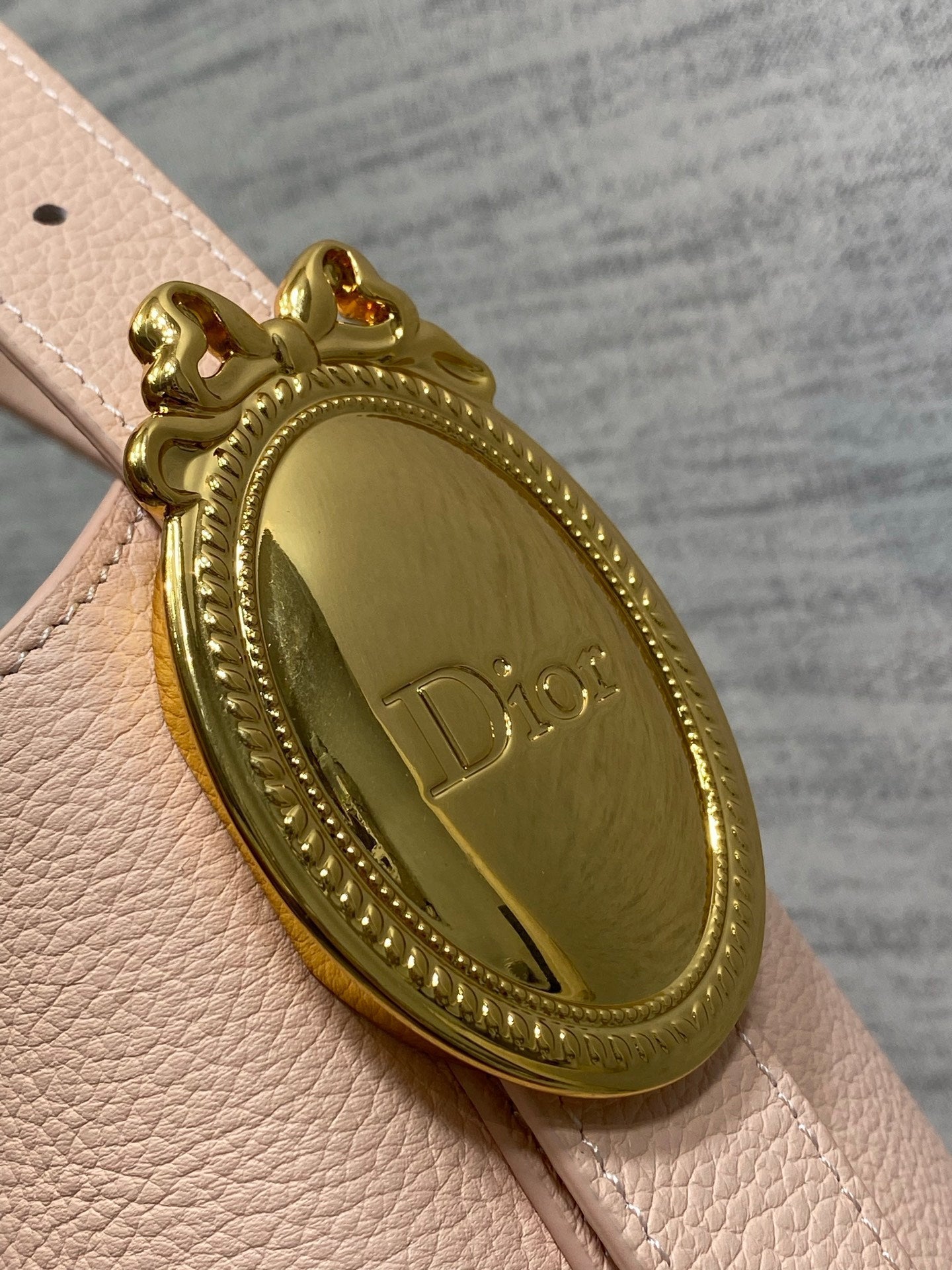CD Médaillon Bucket Bag 26.5cm Light Pink in Cowhide 155516