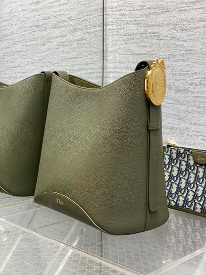 CD Médaillon Bucket Bag 26.5cm Dark Green in Cowhide 155518