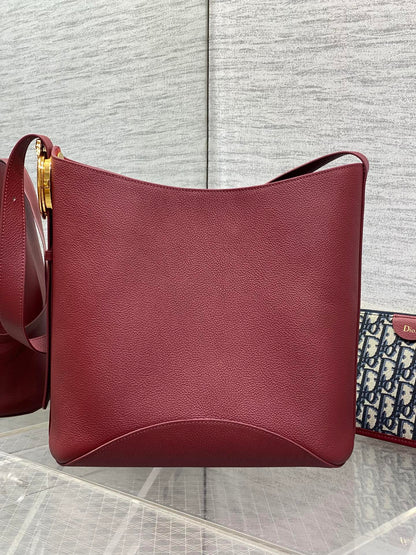 CD Médaillon Bucket Bag 26.5cm Burgundy in Cowhide 155520