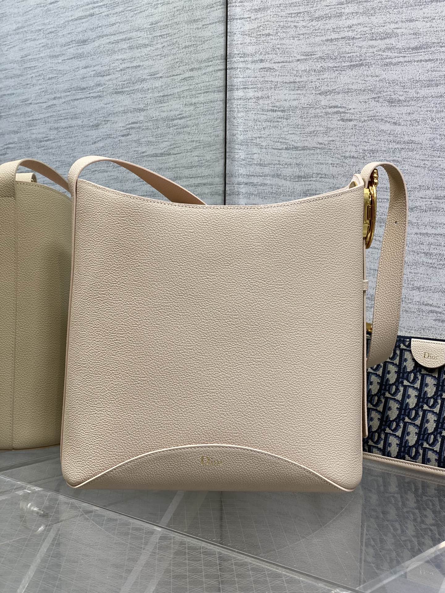 CD Médaillon Bucket Bag 26.5cm Beige in Cowhide 155526