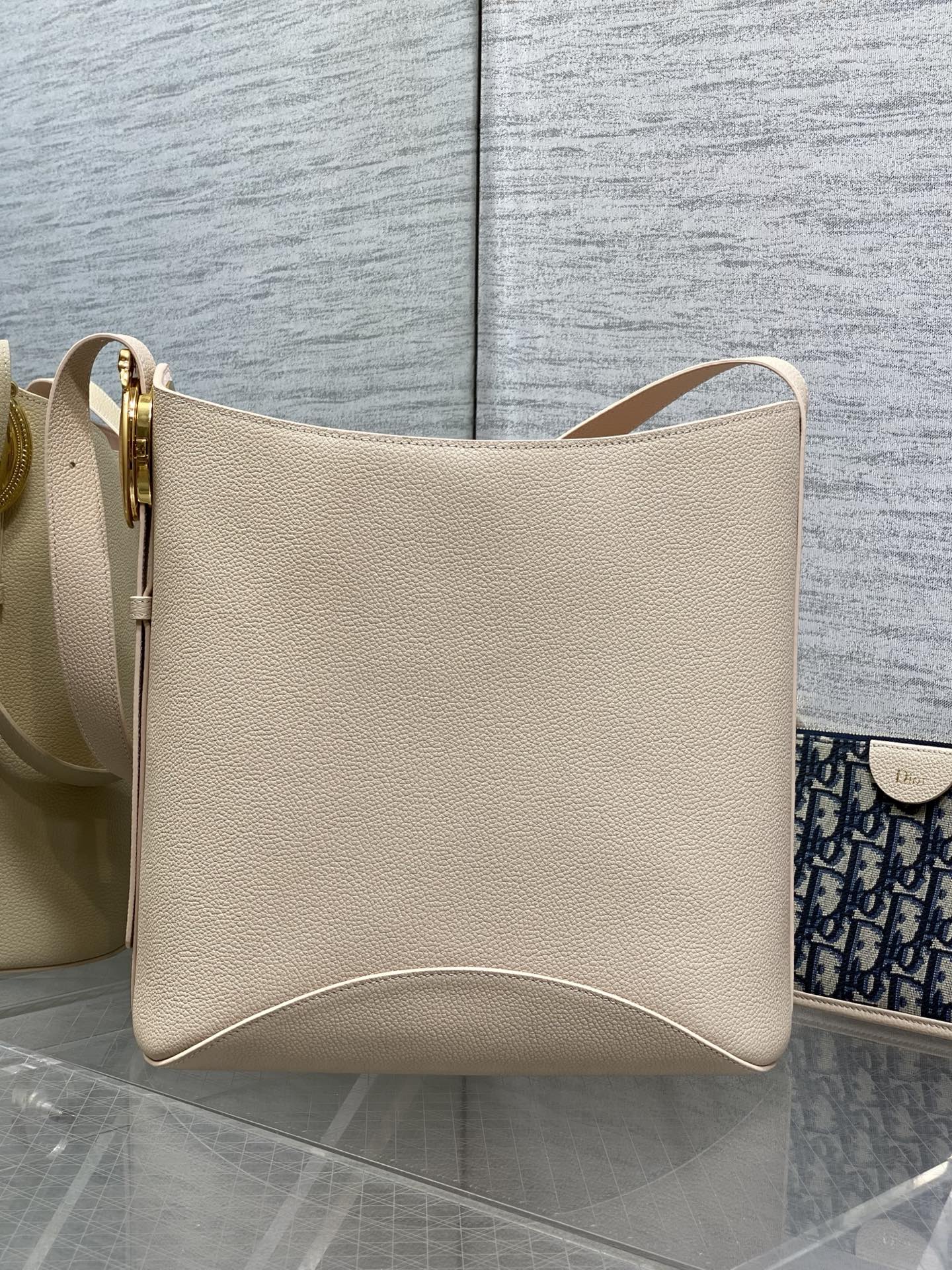 CD Médaillon Bucket Bag 26.5cm Beige in Cowhide 155526