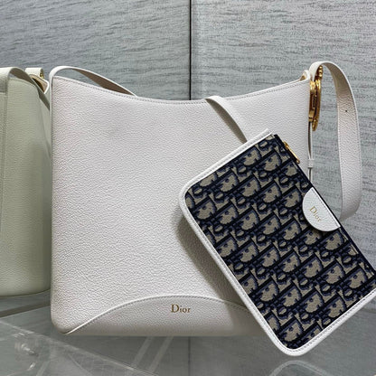 CD Médaillon Bucket Bag 26.5cm White in Cowhide 155528