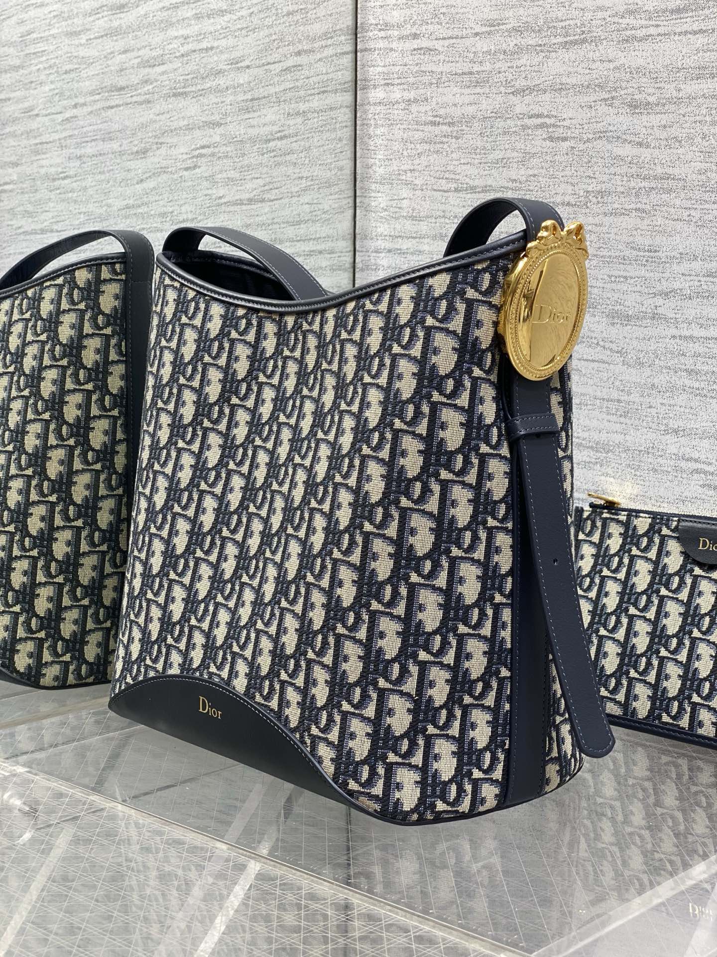 CD Médaillon Bucket Bag 26.5cm Navy Blue in Cowhide 155530