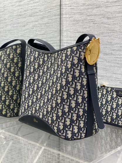 CD Médaillon Bucket Bag 26.5cm Navy Blue in Cowhide 155530