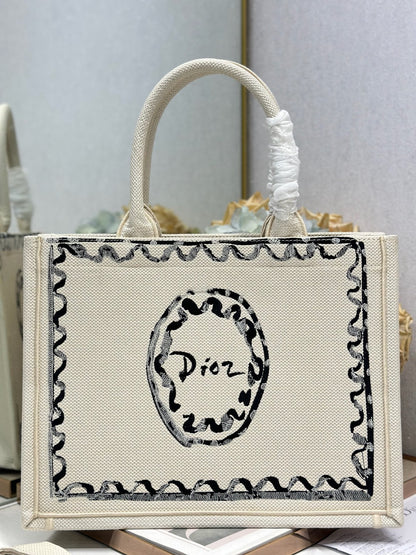 CD Medium Dioriviera Book Tote White Embroidered Canvas 158041