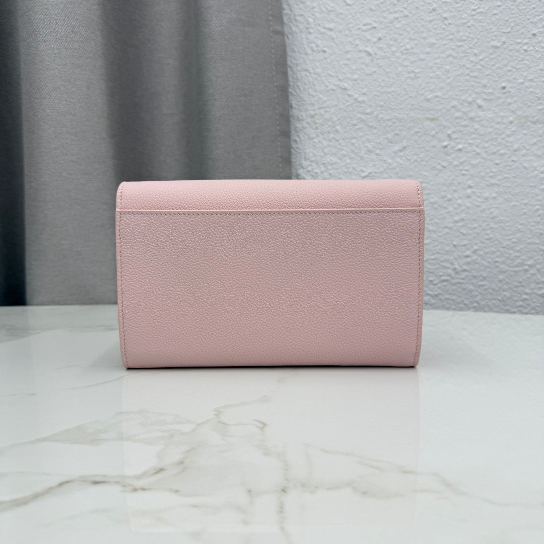 CD Médaillon Envelope Pouch 20.5cm Pink Cowhide Leather GHW 158548