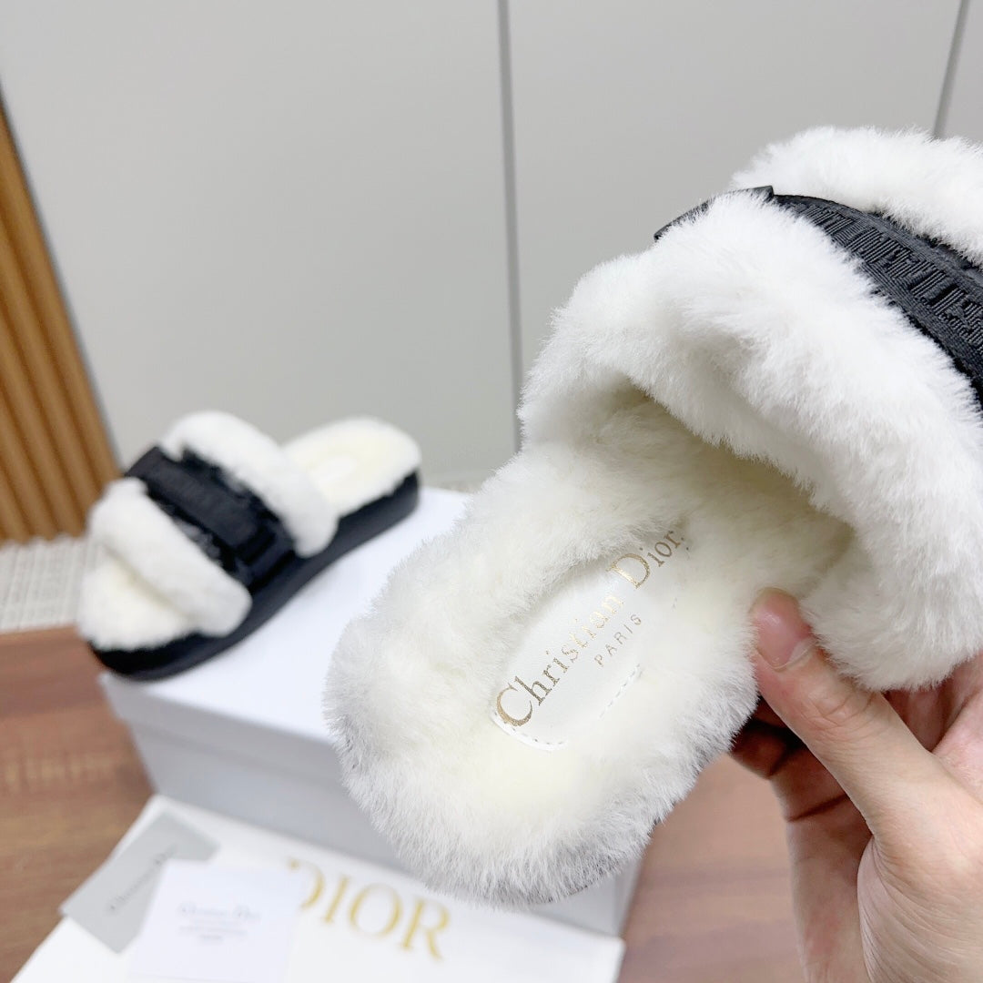 CD Dioriviera Dio(r)evolution Slide Black White Quilted Fleece Lining And Lambskin