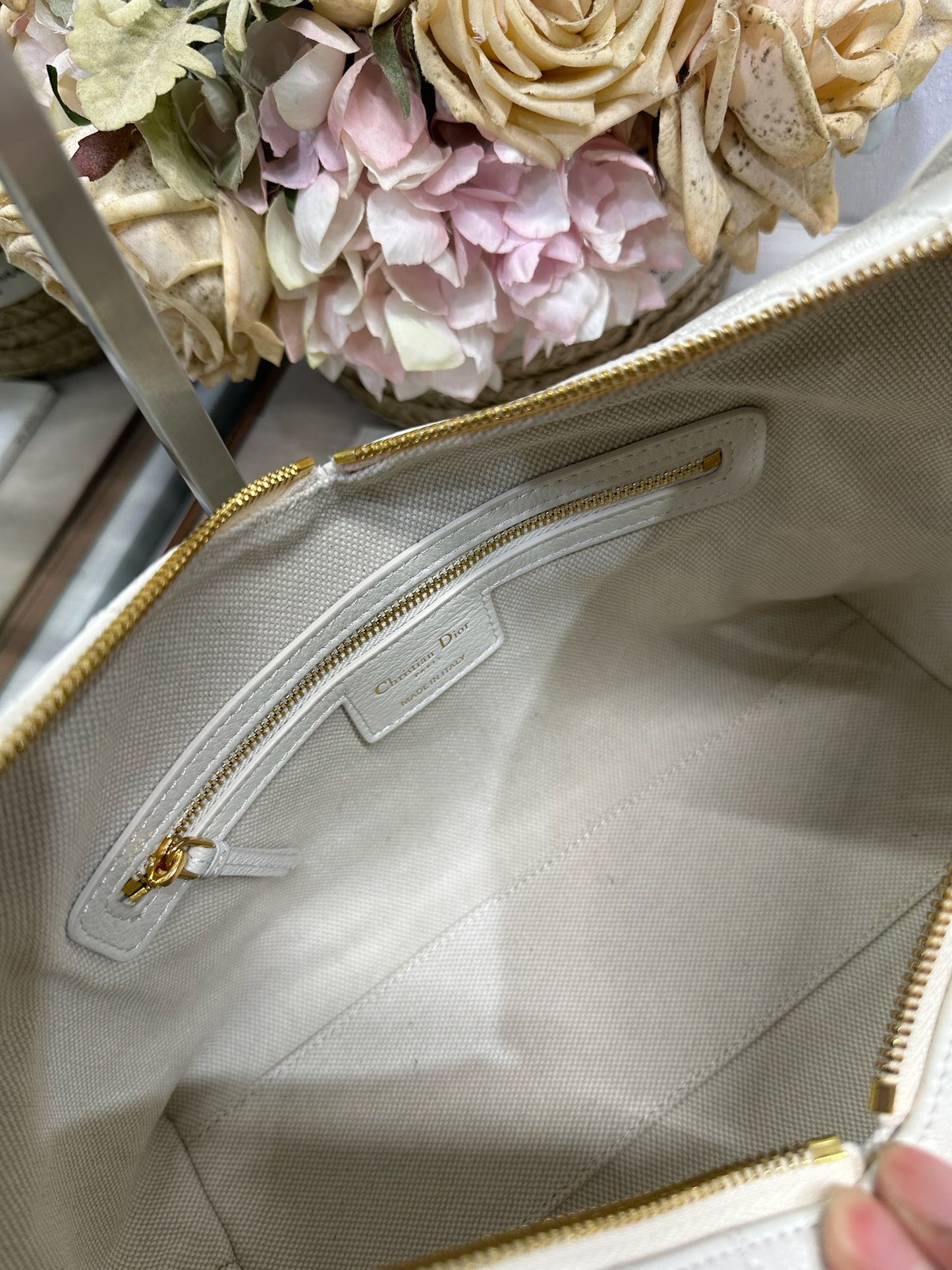 CD Medium Dior Voyage Bag 28cm White Macrocannage Calfskin 288631