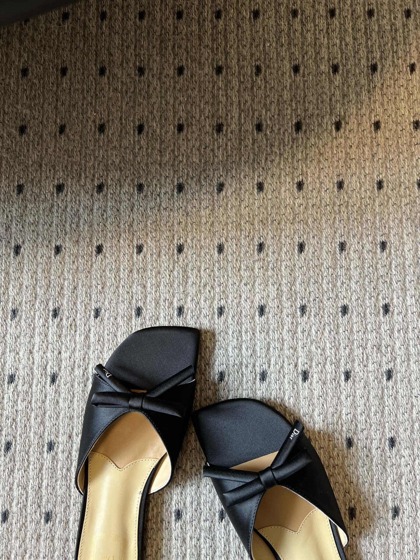CD 26s Bow Slide Black Satin 820002