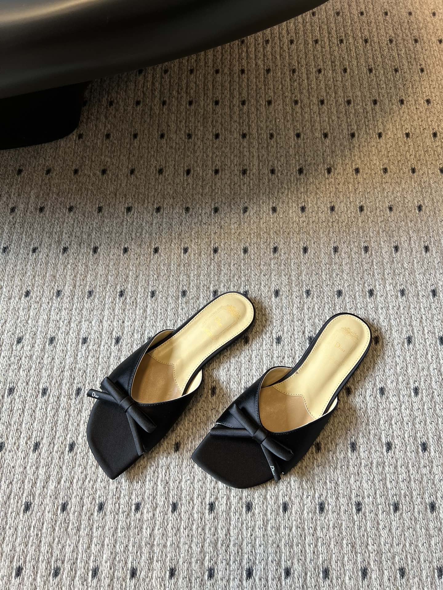 CD 26s Bow Slide Black Satin 820002