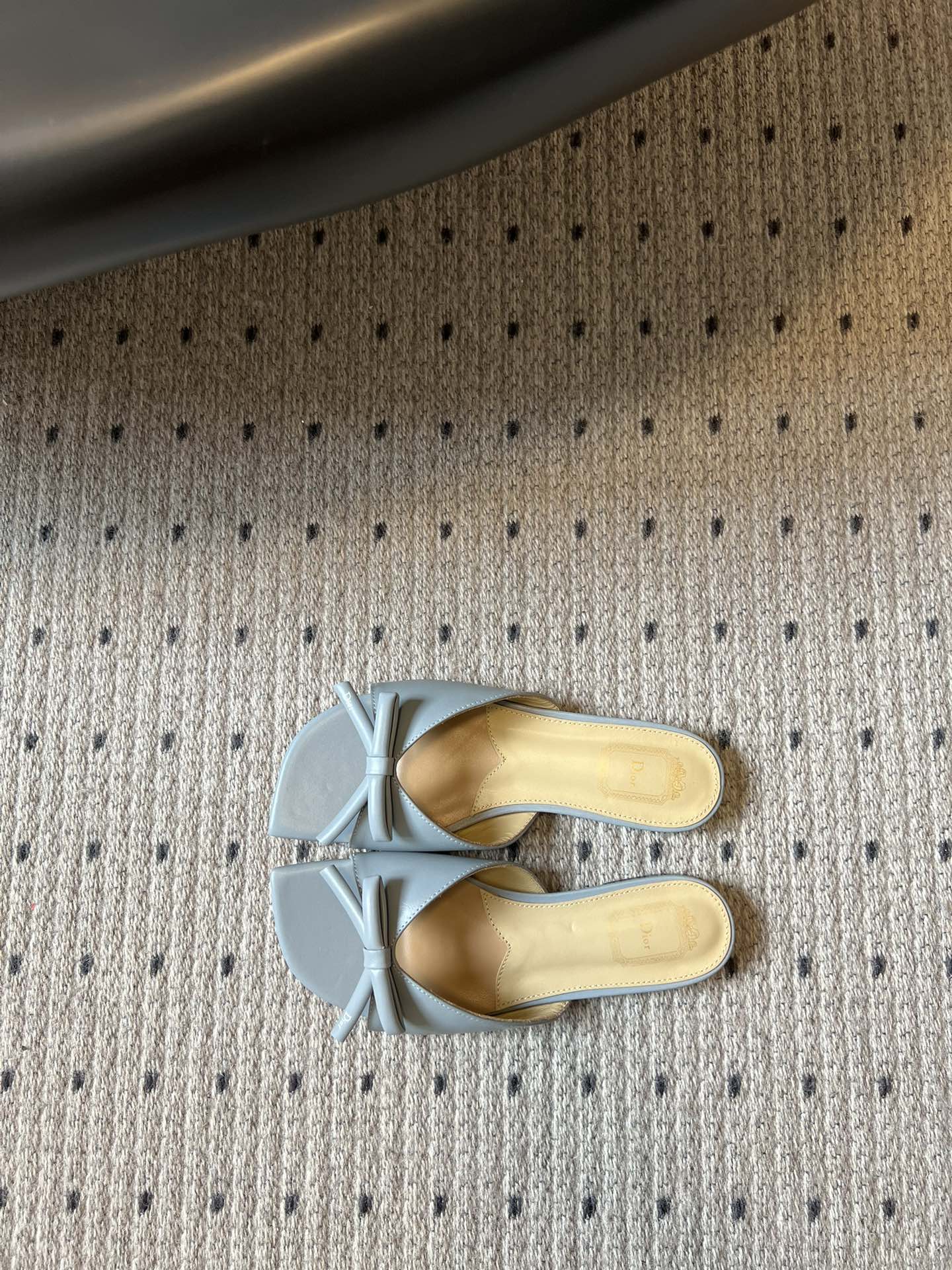 CD 26s Bow Slide Light Blue Satin 820000