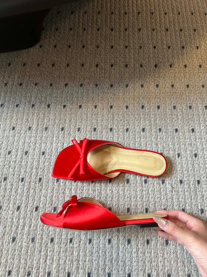 CD 26s Bow Slide Red Satin 820004