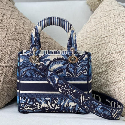MEDIUM LADY D-LITE BLUE PALMS EMBROIDERY
