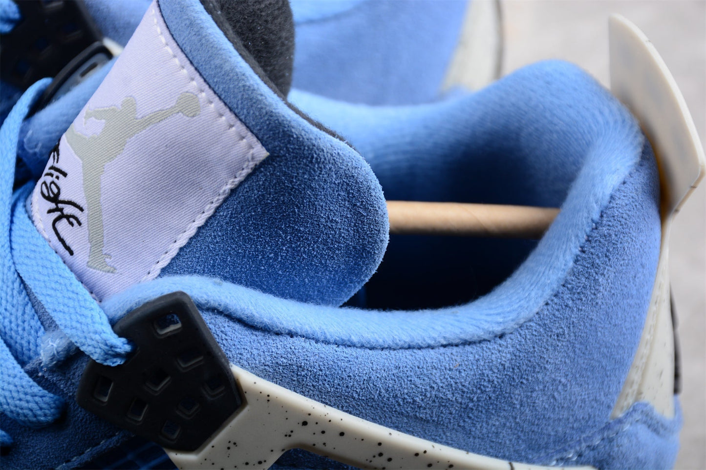 AJ 4 RETRO  UNIVERSITY BLUE