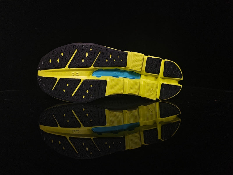ON Cloudflow 5 Running Shoe