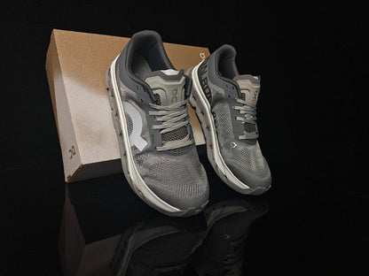 ON Cloudflow 5 Running Shoe