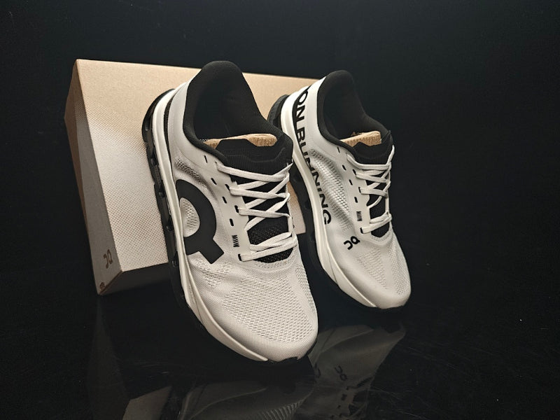 ON Cloudflow 5 Running Shoe