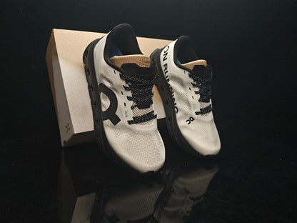 ON Cloudflow 5 Running Shoe