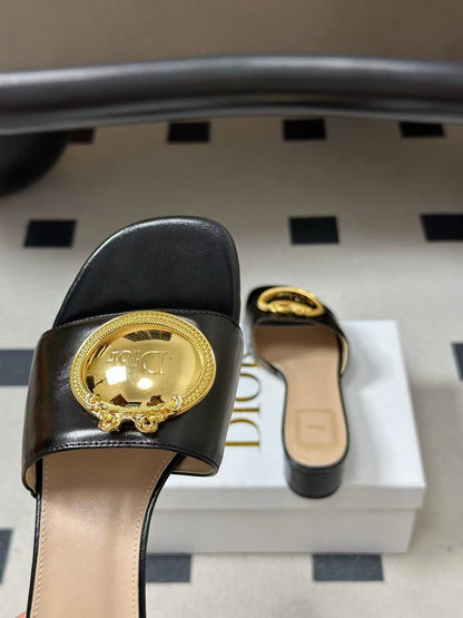 CD 26s Médaillon Buckle Slides Black Lambskin