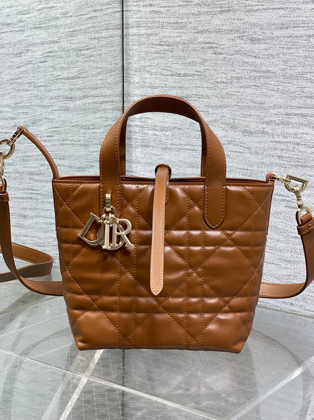 CD 2026 Toujours Vertical Tote Bag 18cm Macrocannage Calfskin 286459