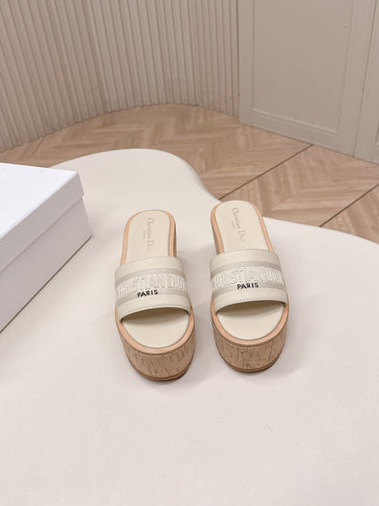 CD 26s  Platform Sandals 85 White Cowhide 643777