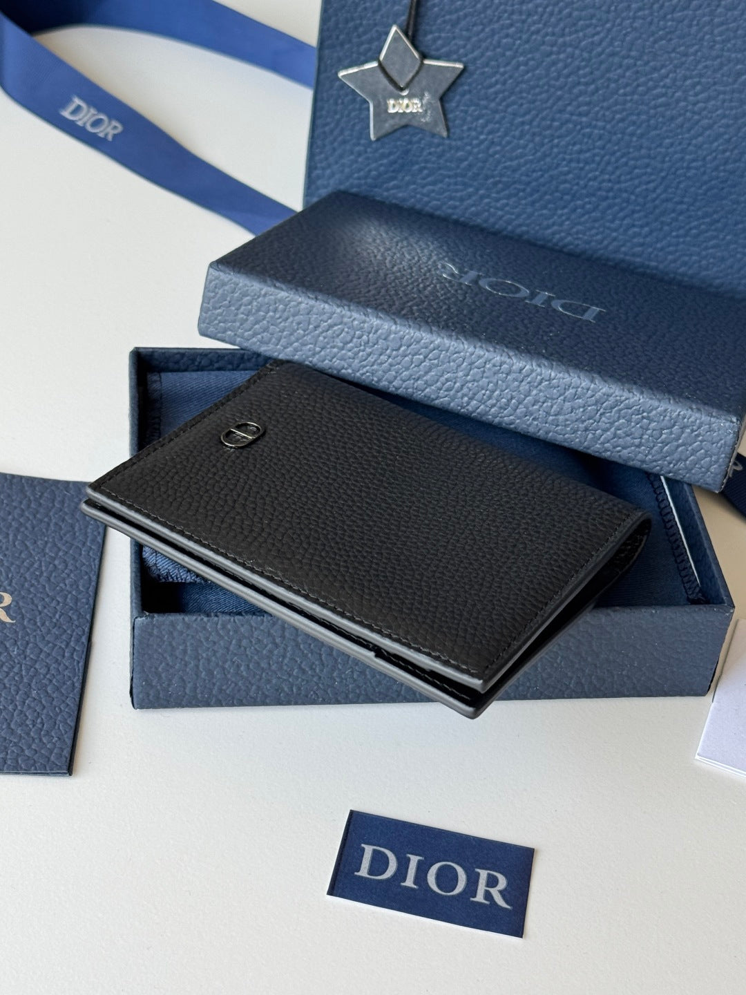 CD BI-fold Passport Black Grain Cowhide