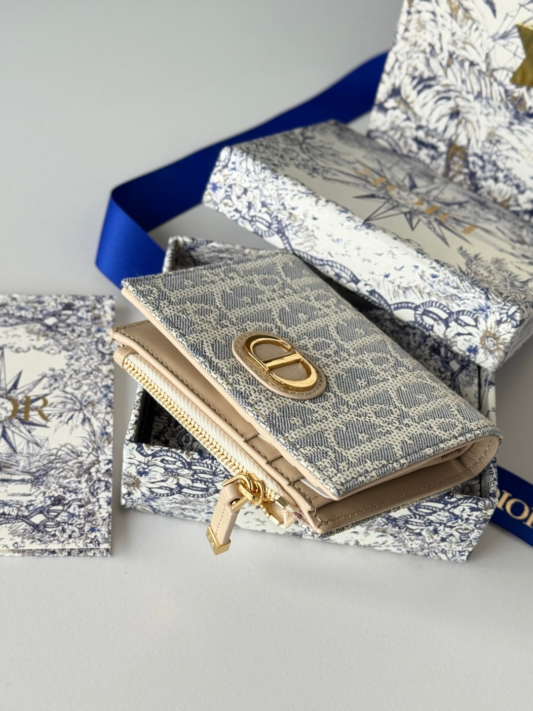 CD 30 Montaigne Dahlia Wallet 12cm Grey Beige Fabric & Calfskin Jacquard