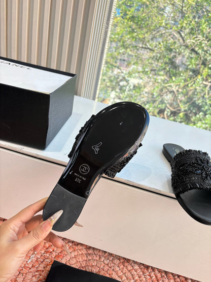 CC 26s Slippers Black Fabric Sheepskin 648230