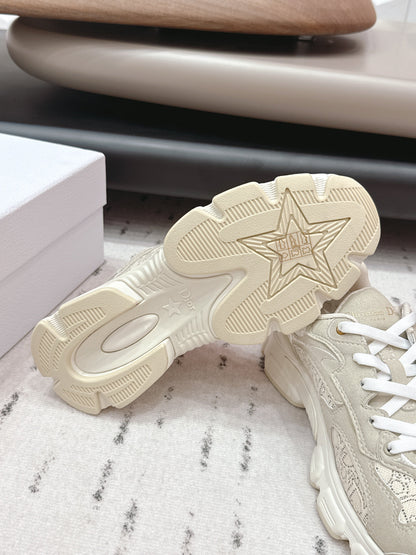 CD 26s Vibe Sneaker Taupe Suede 613748