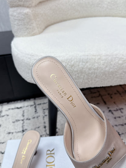 CD Square-Toed Sandal Grey Satin 617521