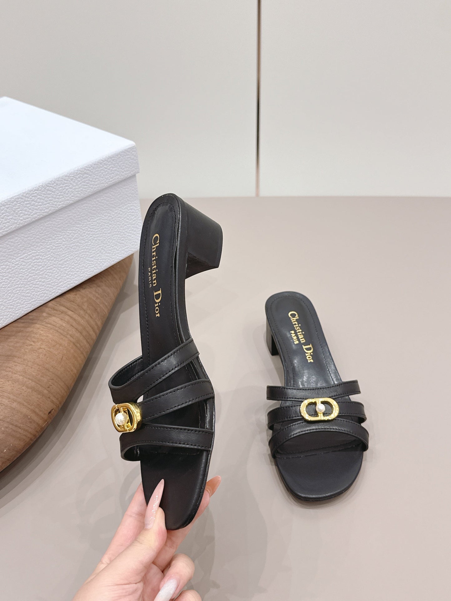 CD 26s 30M Sandal 4.5cm Black Calfskin 738219