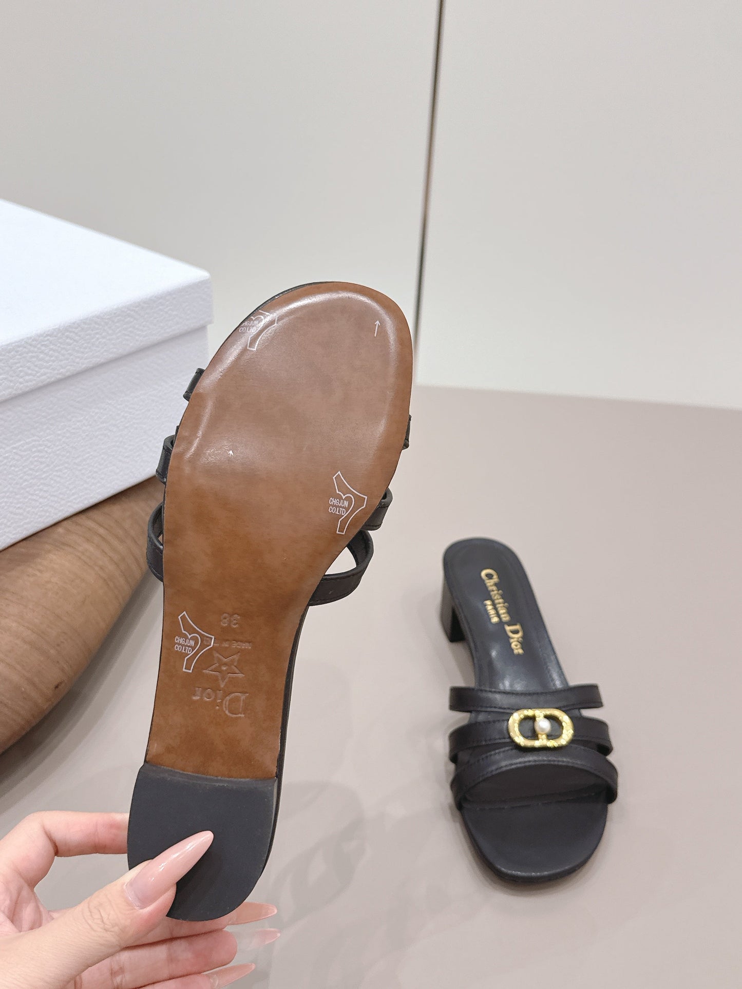 CD 26s 30M Sandal 4.5cm Black Calfskin 738219