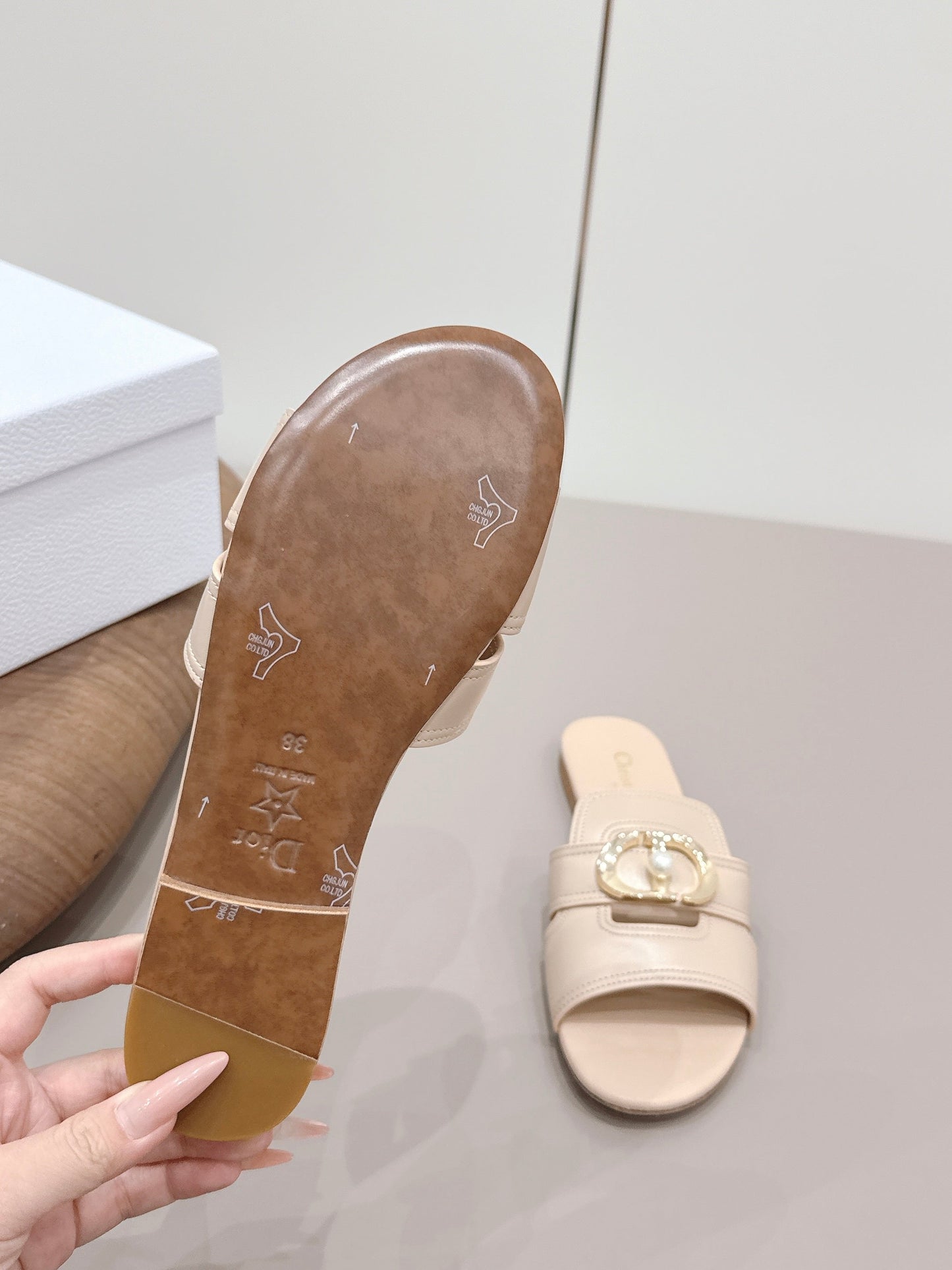 CD 30 Montaigne Slide Beige Calfskin 738231