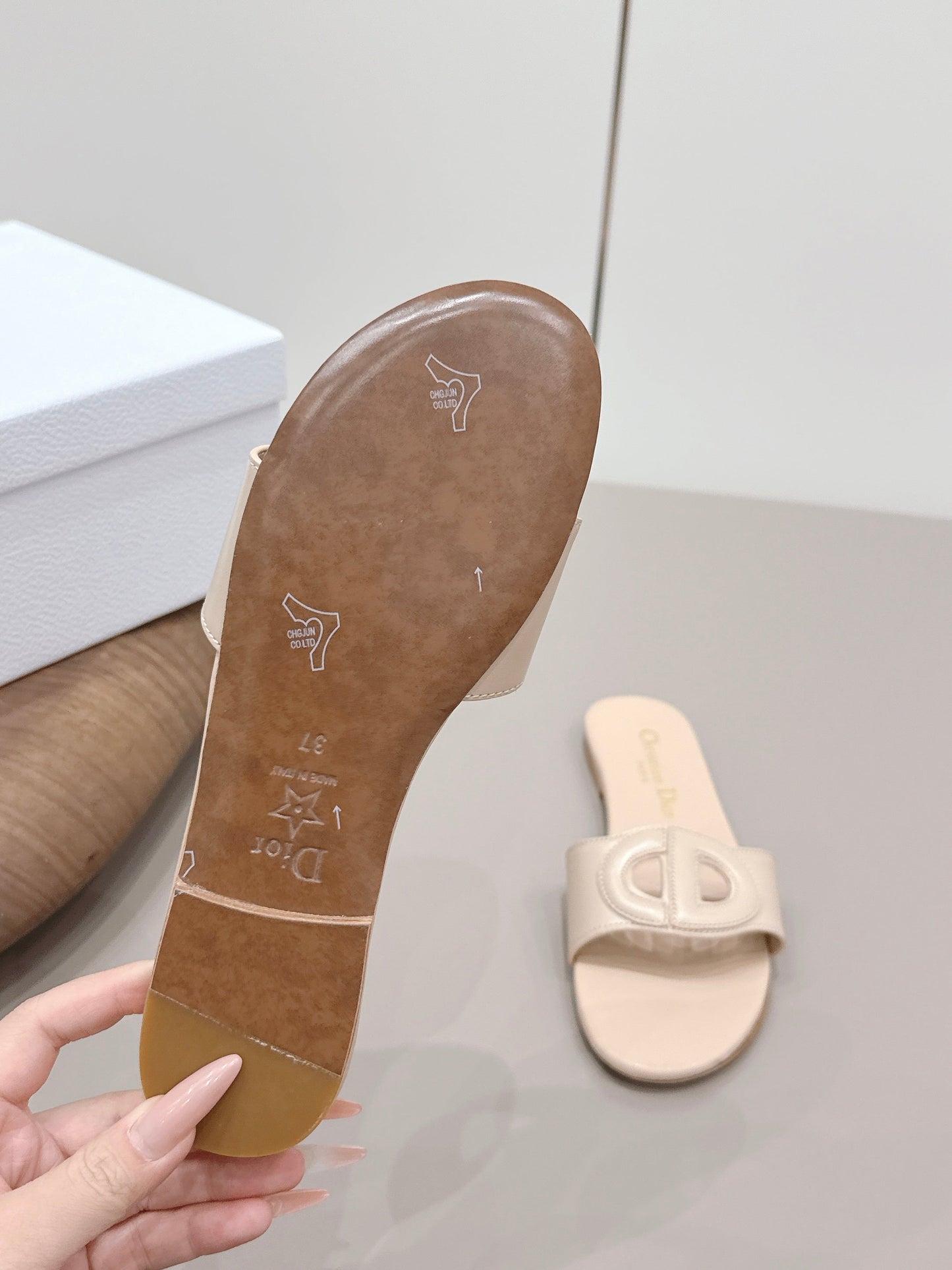 CD 26s Round-Toe Slide Sandals Beige Calfskin 738239