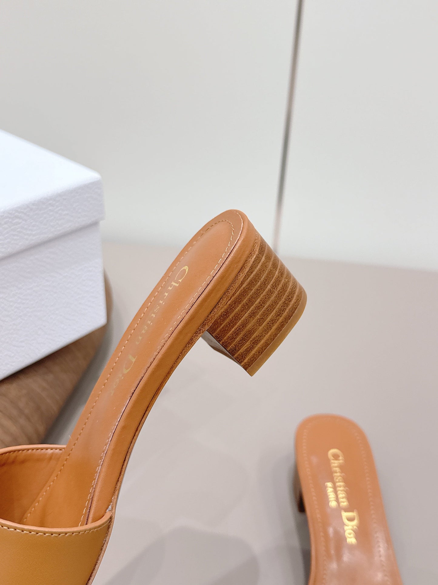 CD 26s Round-Toe Sandals 4.5cm Tan Calfskin 738234