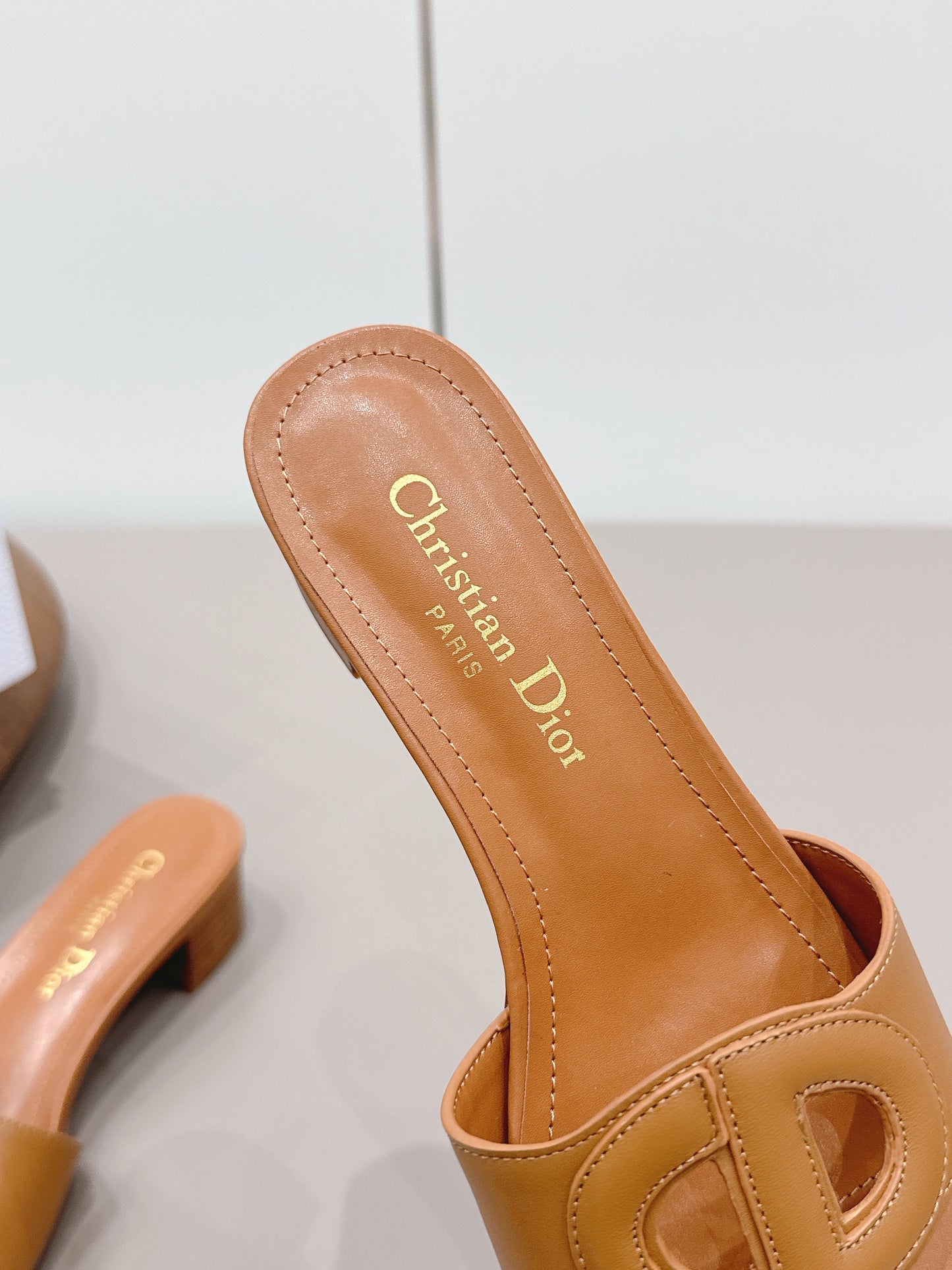 CD 26s Round-Toe Sandals 4.5cm Tan Calfskin 738234