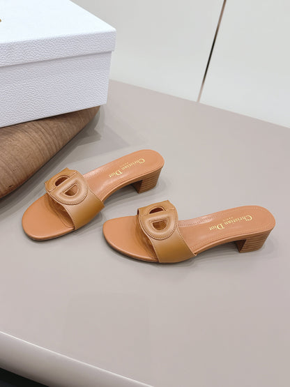 CD 26s Round-Toe Sandals 4.5cm Tan Calfskin 738234