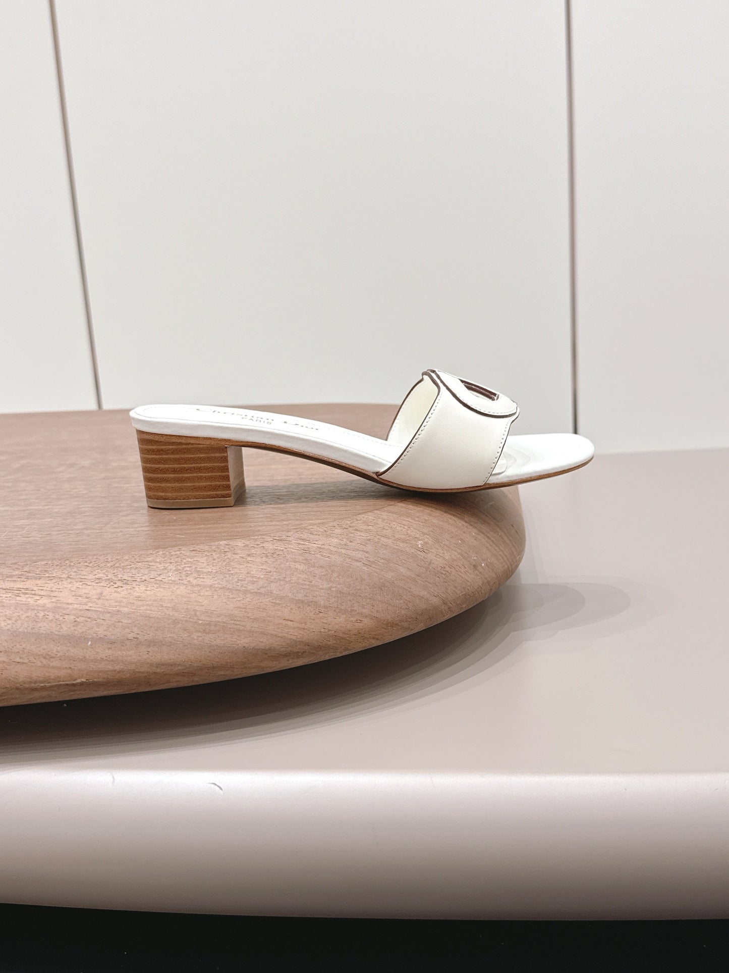 CD 26s Round-Toe Sandals 4.5cm White Calfskin 738236