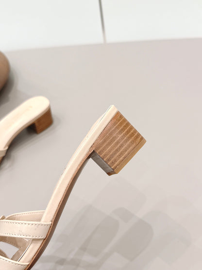 CD 26s D-Club Sandal 4.5cm Beige Calfskin 738243
